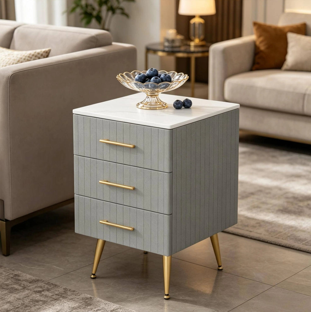 Comodino con 3 Cassetti Rivestito in Velluto con Gambe in Metallo Grigio