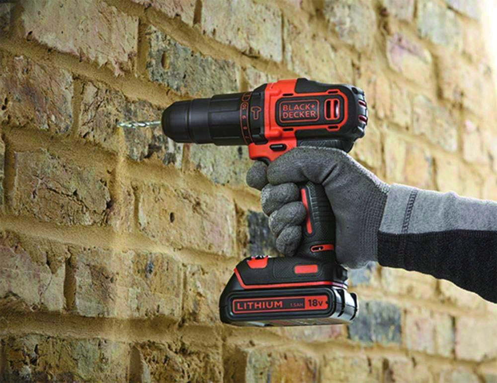 Black+Decker TRAPANO AVVITATORE A PERCUSSIONE BDCHD18BAFC-QW 18V 2 batterie 1,5 Ah + 80 accessori