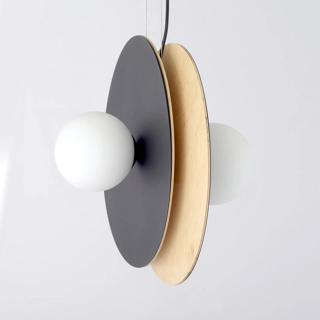 Sospensione Minimal Nordica Brigid 2 Luci In Acciaio Nero E Legno Vetro Bianco