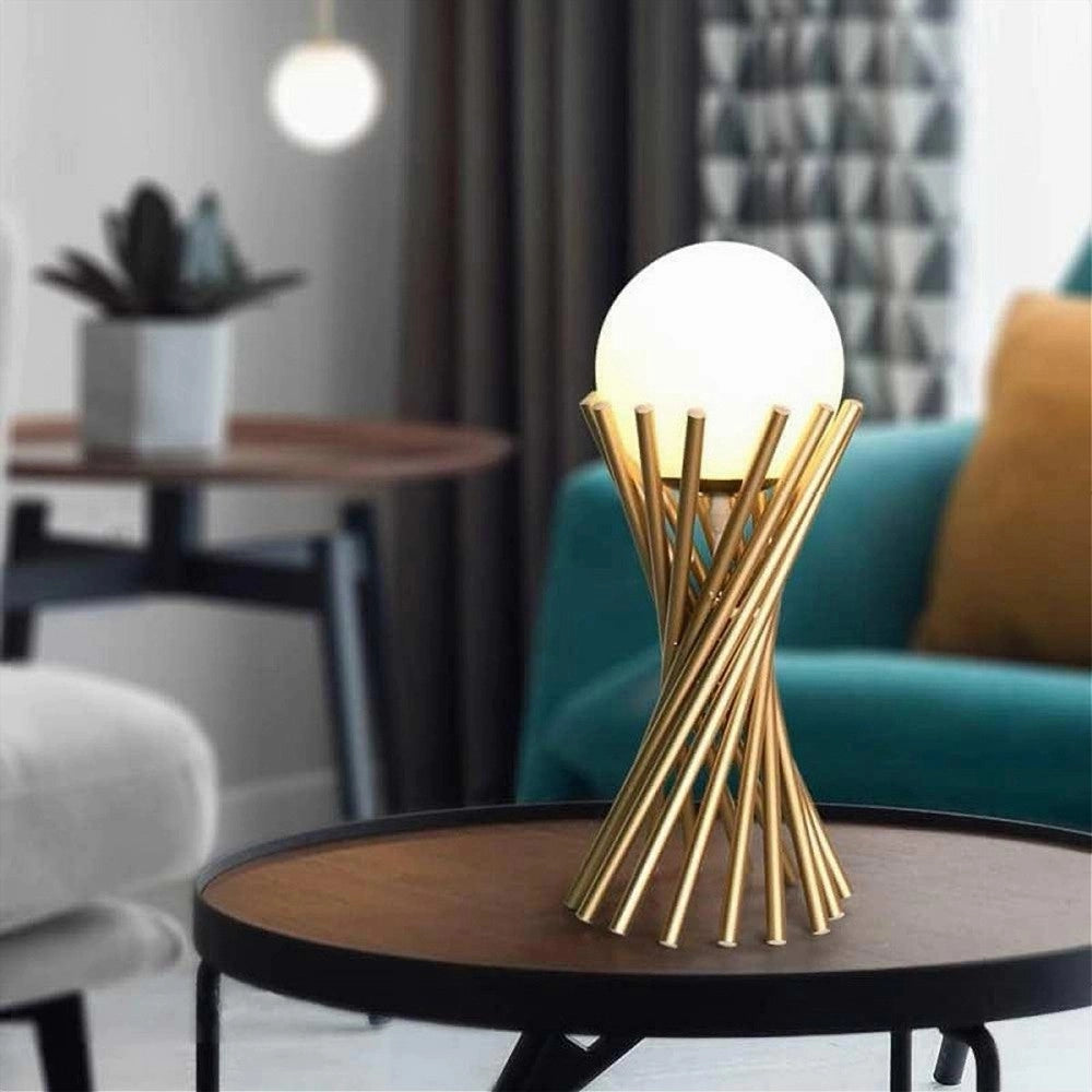 Trade Shop - Lampada Da Tavolo Tubolare Minimalista In Metallo Bronzo Con Sfera Vetro G9 D32 -