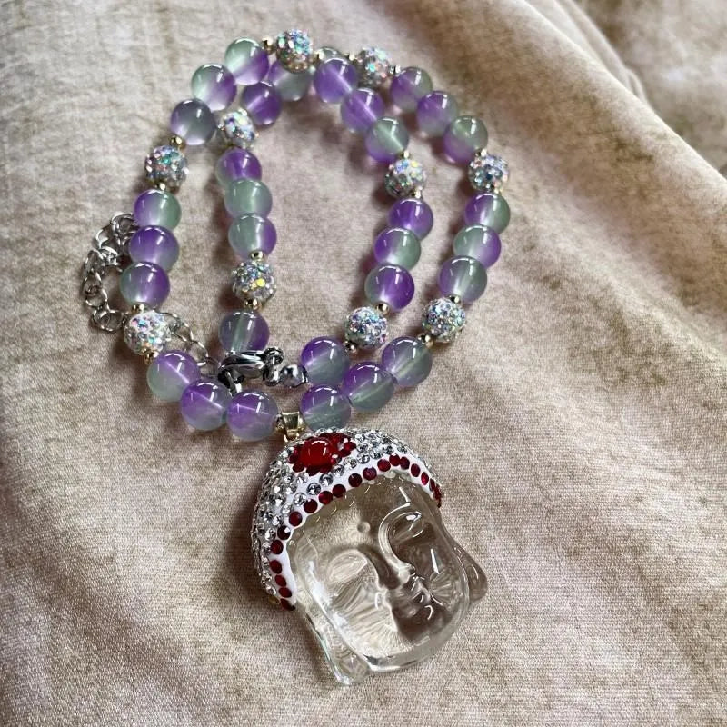 Collana con ciondolo Buddha in cristallo: gioiello fatto a mano con perline
