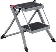Scala a piattaforme 2 gradini ripiegabile - 20 cm larghezza - gomma antiscivolo - maniglia - carico 150 kg - grigio e nero