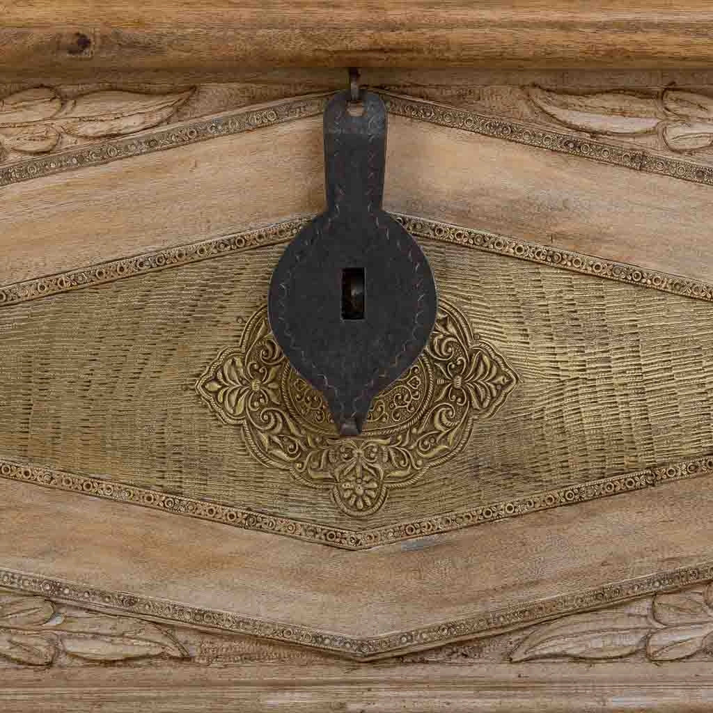 Bauletto in legno intagliato artigianale, 150x45x46h cm