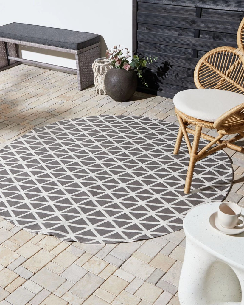 Tappeto rotondo per interni ed esterni con motivo geometrico ⌀160 cm Grigio moderno balcone patio