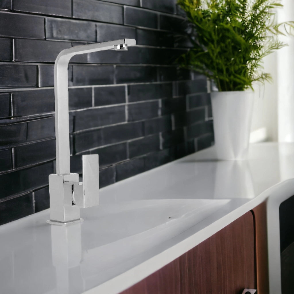 Rubinetto miscelatore bagno o cucina squadrato