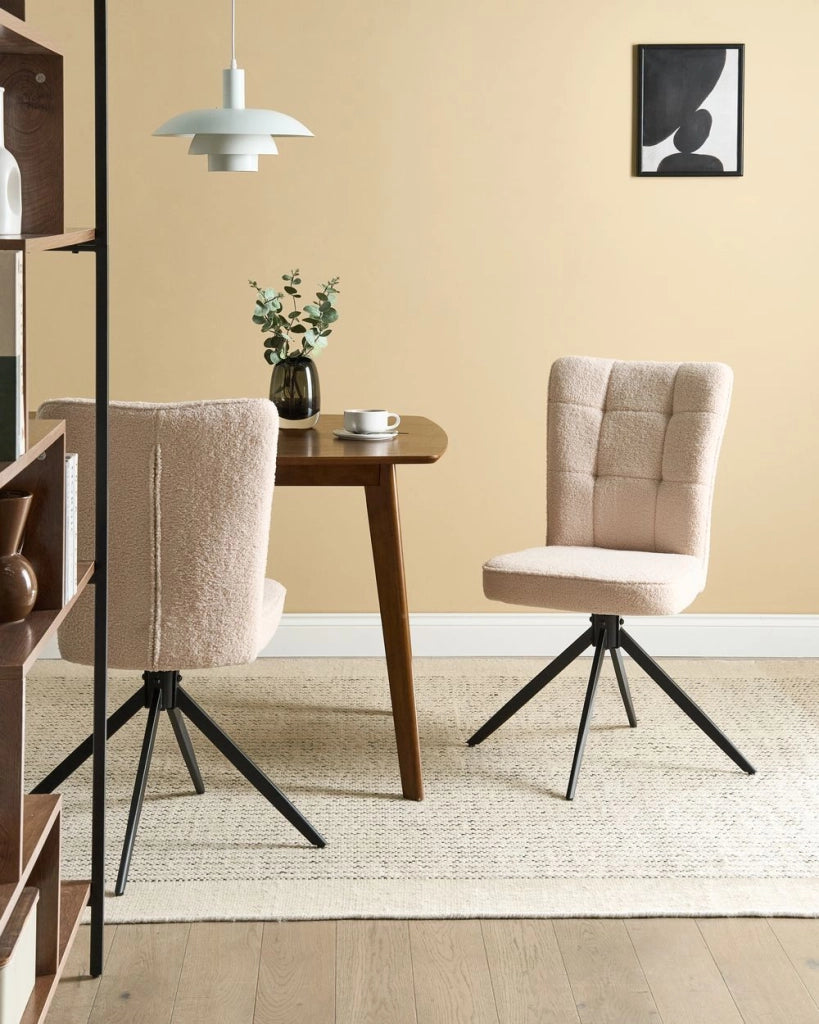 Set di 2 sedie da pranzo girevoli Rivestimento bouclé beige chiaro Base con gambe in metallo Sala da pranzo