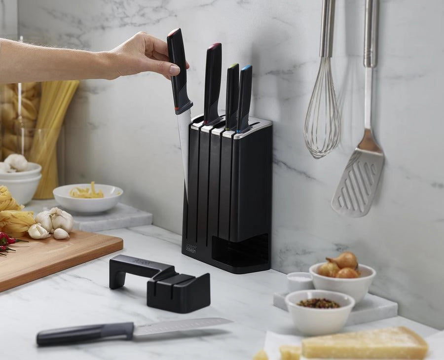 Joseph Joseph 10537 Elevate Set di coltelli con blocco 5 pezzi Acciaio inossidabile giapponese con affilacoltelli colore Nero