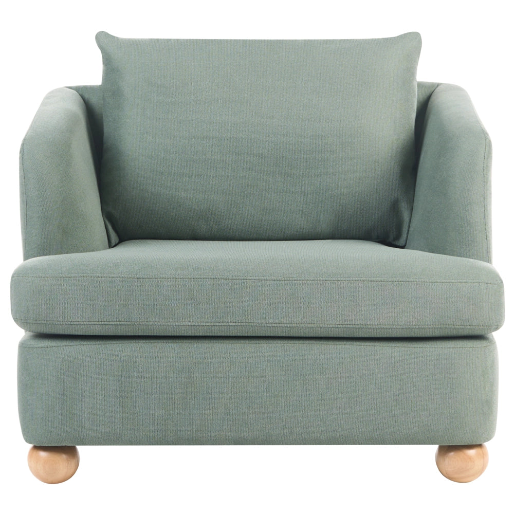 Poltrona verde chiaro rivestita in ciniglia con gambe rotonde in legno e braccioli per soggiorno, angolo lettura, stile moderno minimalista