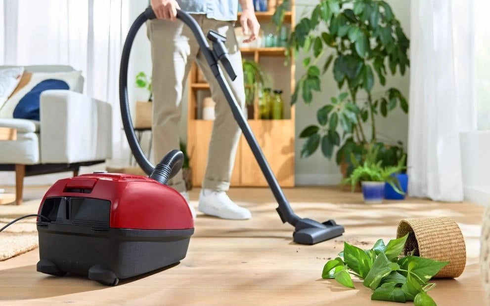 Bosch Serie 4 BGD38RD1H aspirapolvere a traino 4 L Aspiratore a cilindro Secco 600 W Sacchetto per la polvere
