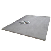 Tappeto morbido in peluche grigio chiaro 140x200 cm