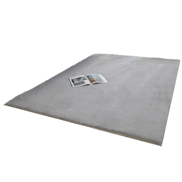 Tappeto morbido in peluche grigio chiaro 140x200 cm