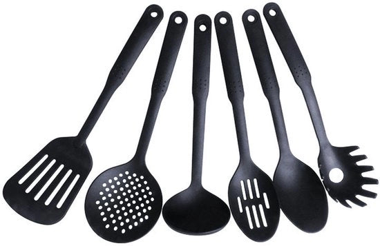 Set da cucina 6 pezzi, aiuto in cucina, cucchiaio antitrasformazione nylon, spatola per la cottura, setaccio con manico lungo, cucchiaio con manico lungo, set da cucina

Specifiche tecniche: 
- Materiale: nylon
- Caratteristiche: antitrasformazione