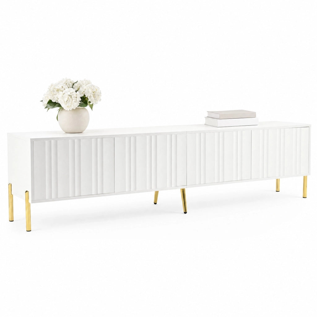 Mobile TV bianco 190x38x48 cm con 4 ante scanalate e piedini dorati in MDF