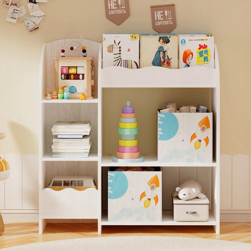 Libreria, portariviste, mobiletto portagiochi, libreria indipendente, stile loft, spaziosa
