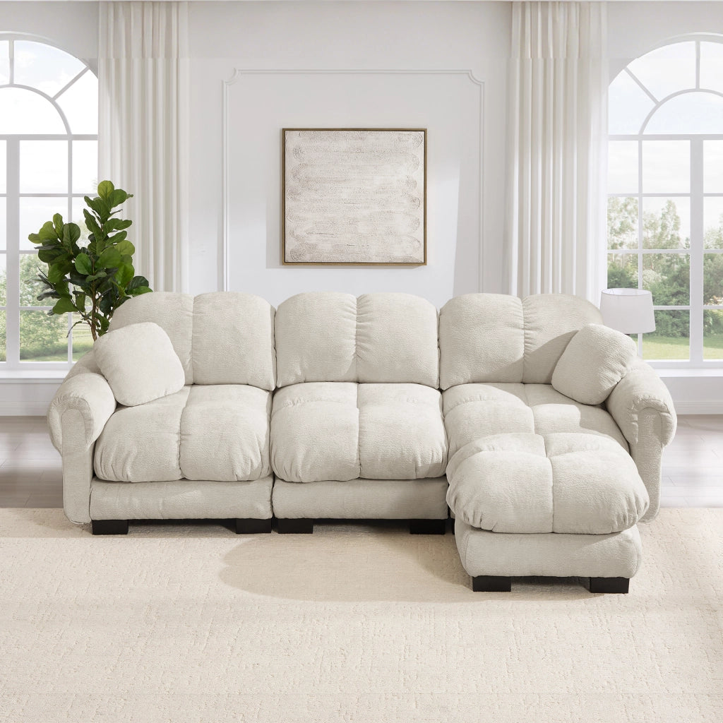 Divano angolare convertibile a 3 posti con cuscini decorativi e chaise longue in chenille beige chiaro