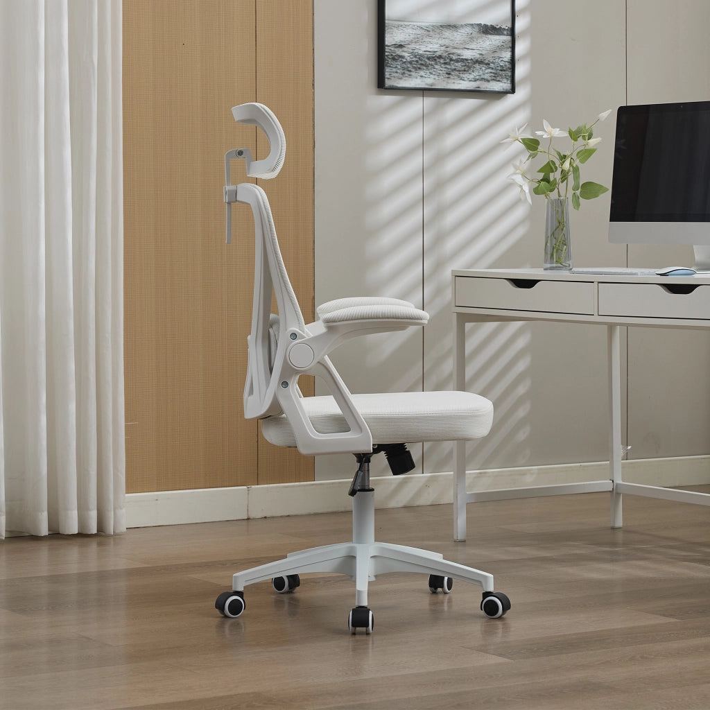 Sedia da ufficio ergonomica in rete traspirante con supporto lombare regolabile e braccioli ribaltabili bianca