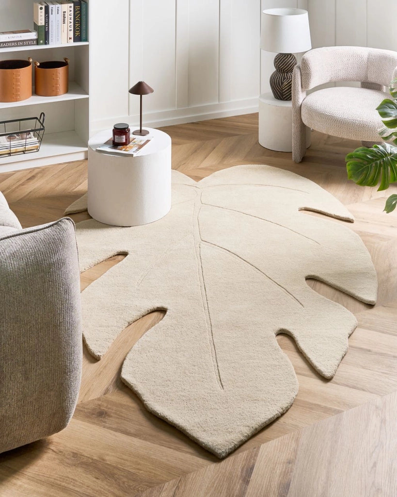 Tappeto a forma di foglia tuftato a mano 160 x 230 cm bianco sporco elemento decorativo