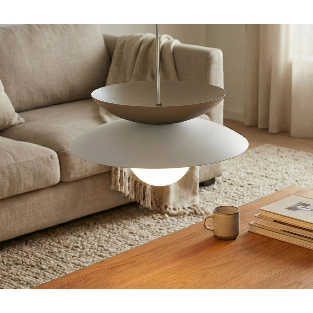 Lampada a sospensione Nagoya in acciaio e vetro con diffusore sferico