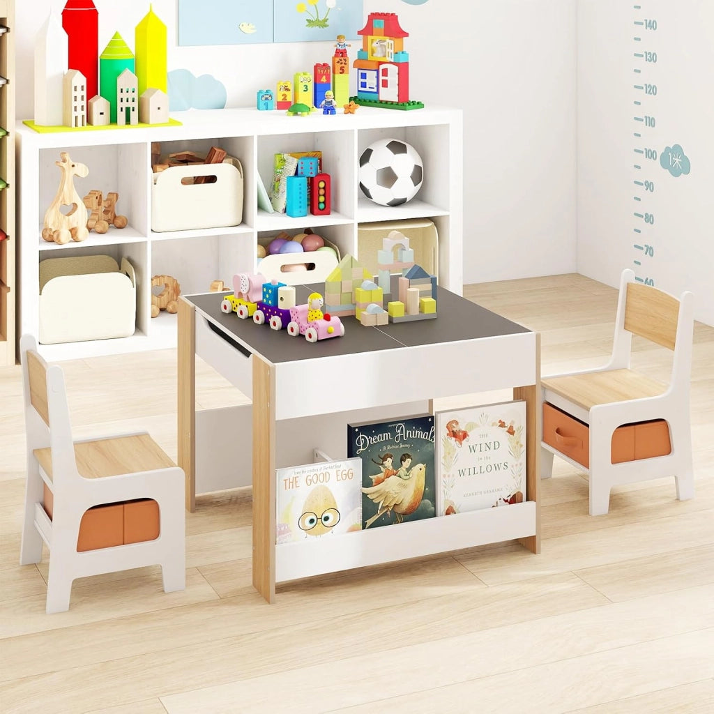 Set Tavolino Bambini con 2 Sedie per Bambini, Tavolo e Sedie 4 in 1 con Piano Doppa Faccia, Librerie Laterali e Scatola in Tessuto, Mobile Salvaspazio per Asilo e Cameretta (Naturale, Stile 2)