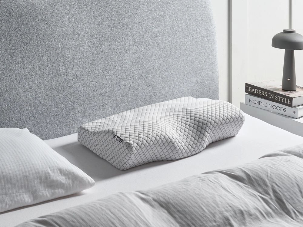 Cuscino ergonomico in memory foam per chi dorme sulla schiena 50 x 30 cm Bianco