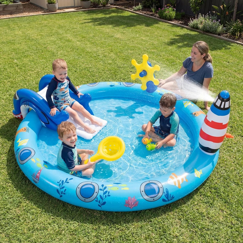 Piscina Gonfiabile per Bambini, Piscinetta Fuori Terra a Tema Marino con Spruzzo, Scivolo e 2 Pesciolini Giocattolo, Parco Gioco Acquatico Esterno per Giardino e Cortile, per Bambini 2-6 Anni
