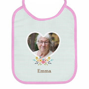 Slabbetje personalizzato per adulti con disegno di cuore e fiori, grande slabbetje bianco con possibilità di personalizzazione del nome e della foto, con cinturini per avvolgere intorno al collo, bordo rosa