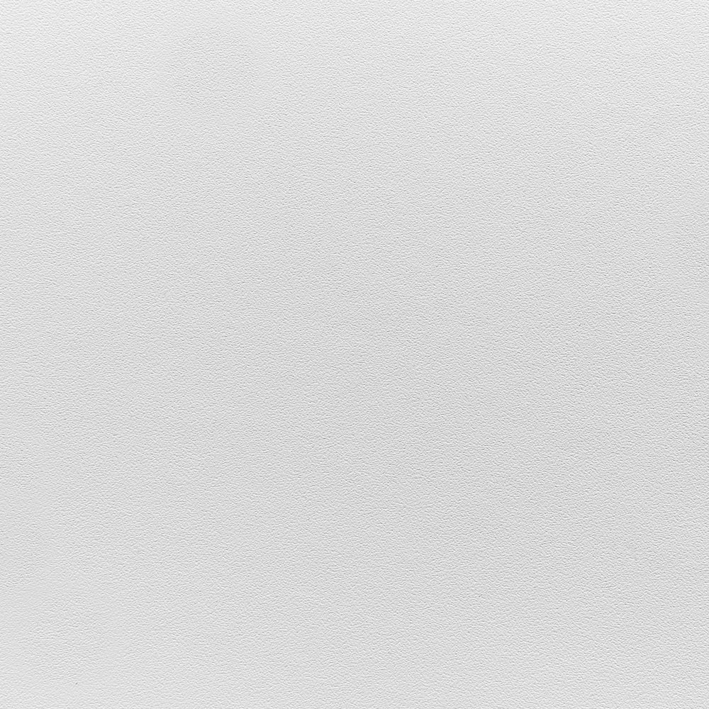 Comodino bianco con sportello a lamelle effetto legno scuro in stile rustico con due scomparti