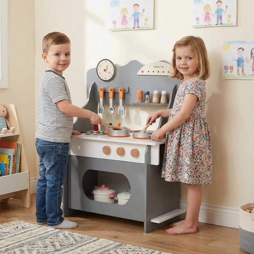 Cucina Giocattolo in Legno per Bambini, Set Gioco di Finzione con Orologio, Fornello, Porta Spezie e Accessori Completi, per Bambini 3+ Anni, 52 x 29,5 x 71 cm (Grigio + Bianco)