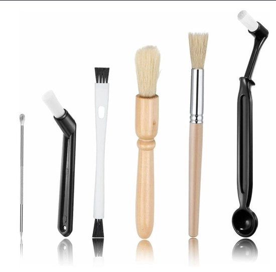 Set di spazzole per pulizia - 6 pezzi - manico in legno - setole in nylon