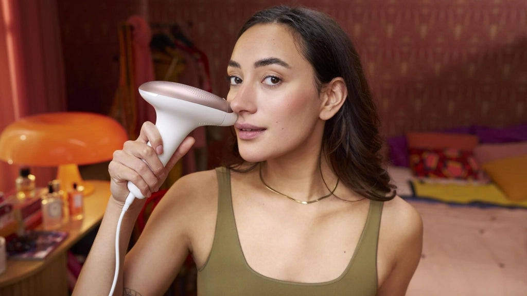Philips Lumea Advanced BRI920 - Epilatore luce pulsata IPL, 5 livelli di intensita', testina corpo 4 cm² + testina sopracciglia, utilizzo su corpo e bikini, alimentazione da rete, sensore pelle, filtro UV, Colore Bianco-rosa
