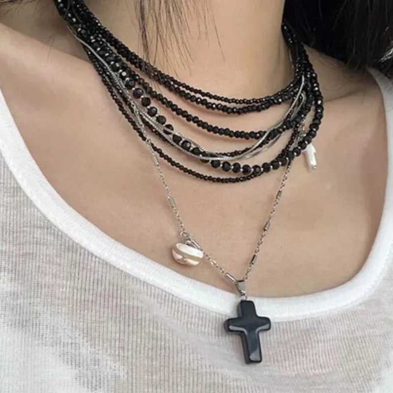 Collana vintage multistrato con ciondolo a croce nera e perline di cristallo, regalo di Natale o compleanno.