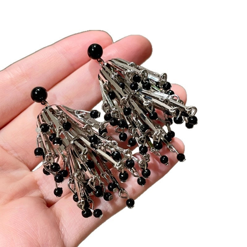 Orecchini di nicchia con nappe di perle e fuochi d'artificio scintillanti, orecchini con perline di cristallo
