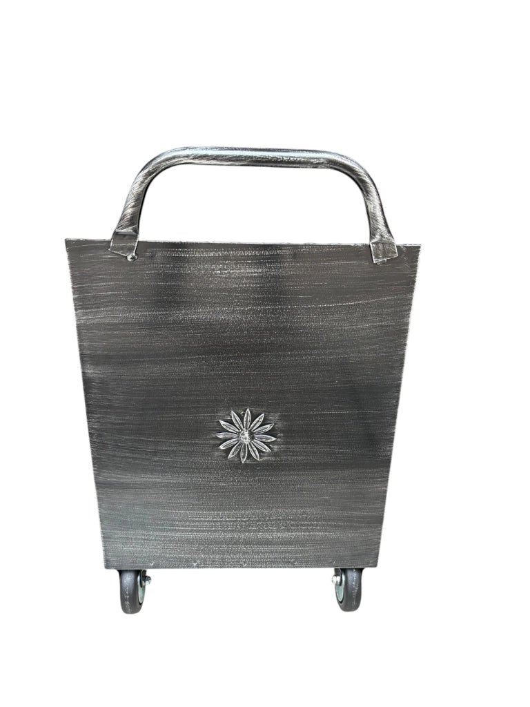 Porta Legna a Carrello in Ferro Battuto, 42x37x72 cm, con Ruote, per Camino e Stufa, Motivo floreale Grigio