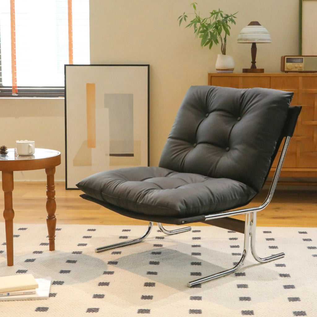 Poltrona 72.2x84.1x84.6 cm con cuscino removibile in similpelle nera