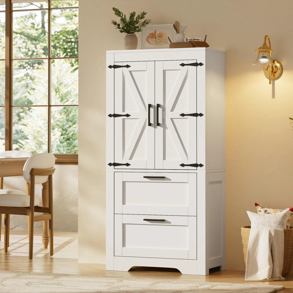 Credenza alta in stile rustico con ante effetto fienile, 2 cassetti, ripiani regolabili, colore bianco