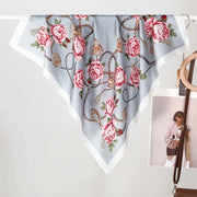Eleganti e trendy sciarpe di seta da donna, realizzate in pura seta.