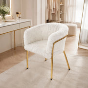 Sedia relax in stile leggero lusso, rivestimento in pelliccia sintetica bianca, struttura con gambe in metallo