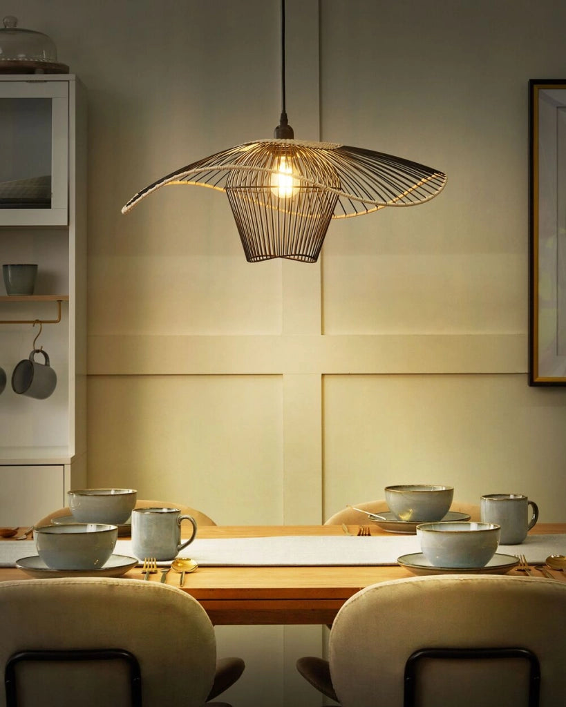 Lampada a sospensione con paralume in rattan e metallo nero soggiorno camera da letto