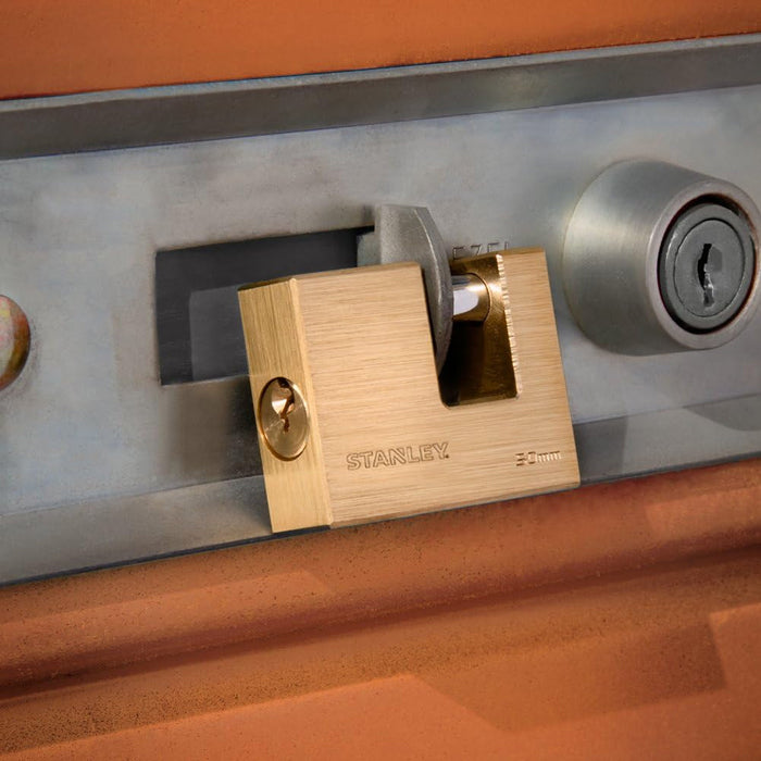 Lucchetto Rettangolare Baionetta in Acciaio Temperato con 3 Chiavi 50 mm Stanley