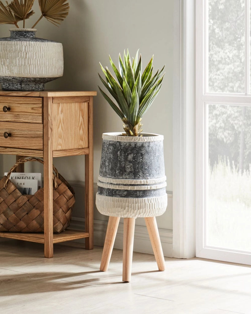 Fioriera alta in legno a strisce grigio e beige stile moderno industriale
