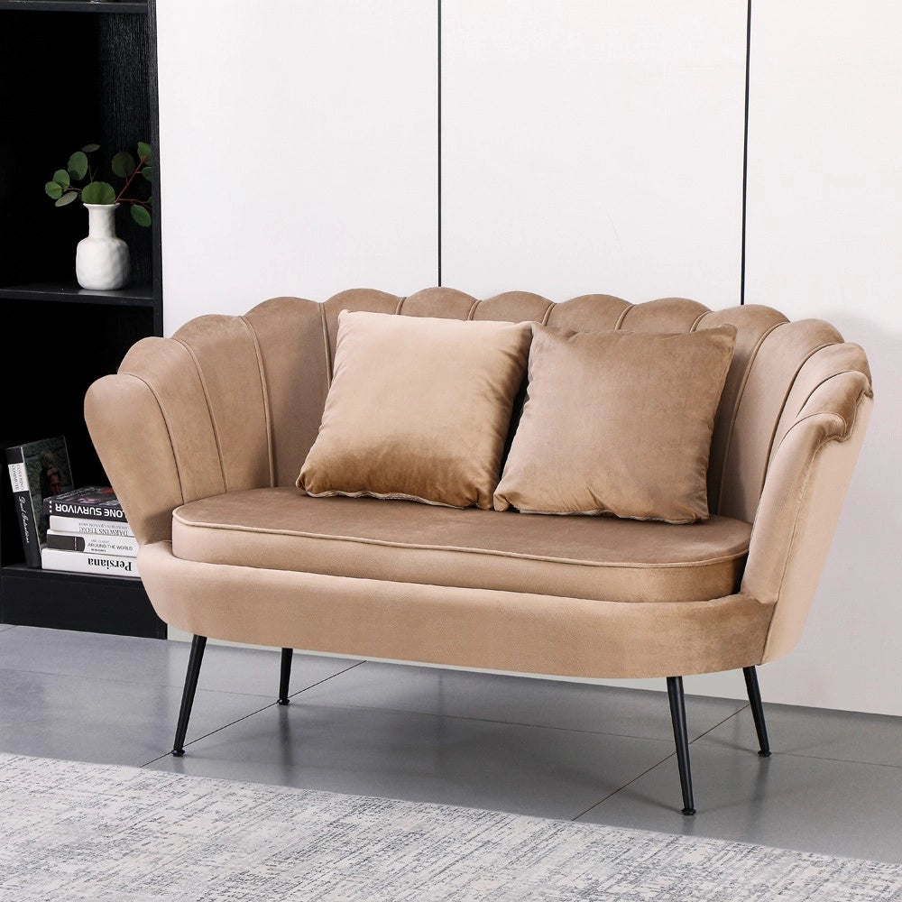 Divano 2 Posti Orel a Conchiglia in Velluto Beige – Design Elegante e Avvolgente