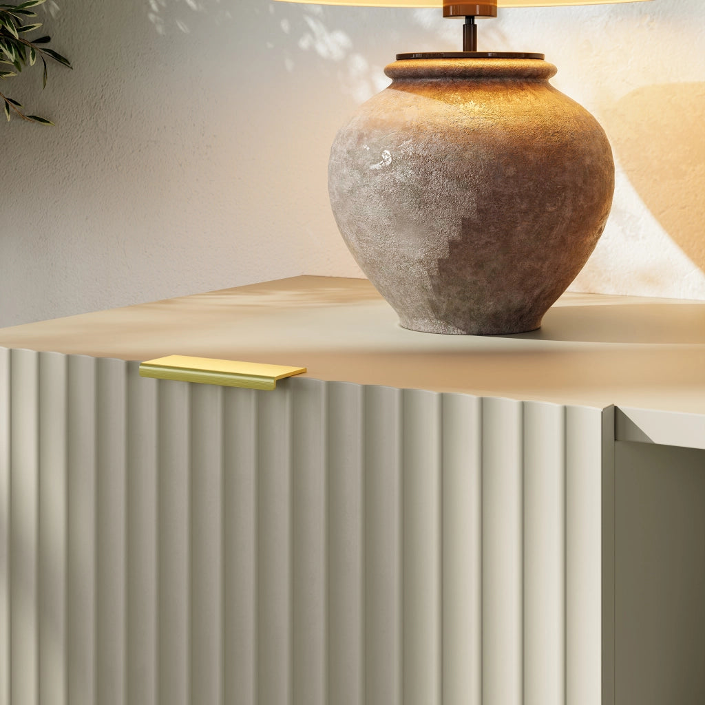 Credenza Nand Madia con 2 Ante Scanalate 120x40x76 cm color Sabbia [en.casa]