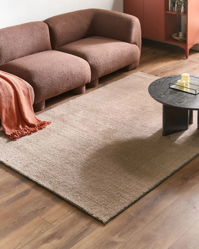 Tappeto Shaggy beige sabbia 160 x 230 cm Tappeto rettangolare moderno a pelo lungo, tuftato a macchina