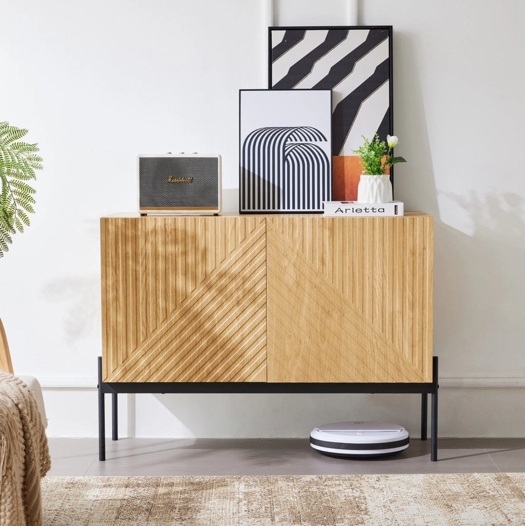 Credenza moderna con 2 ante e gambe in metallo