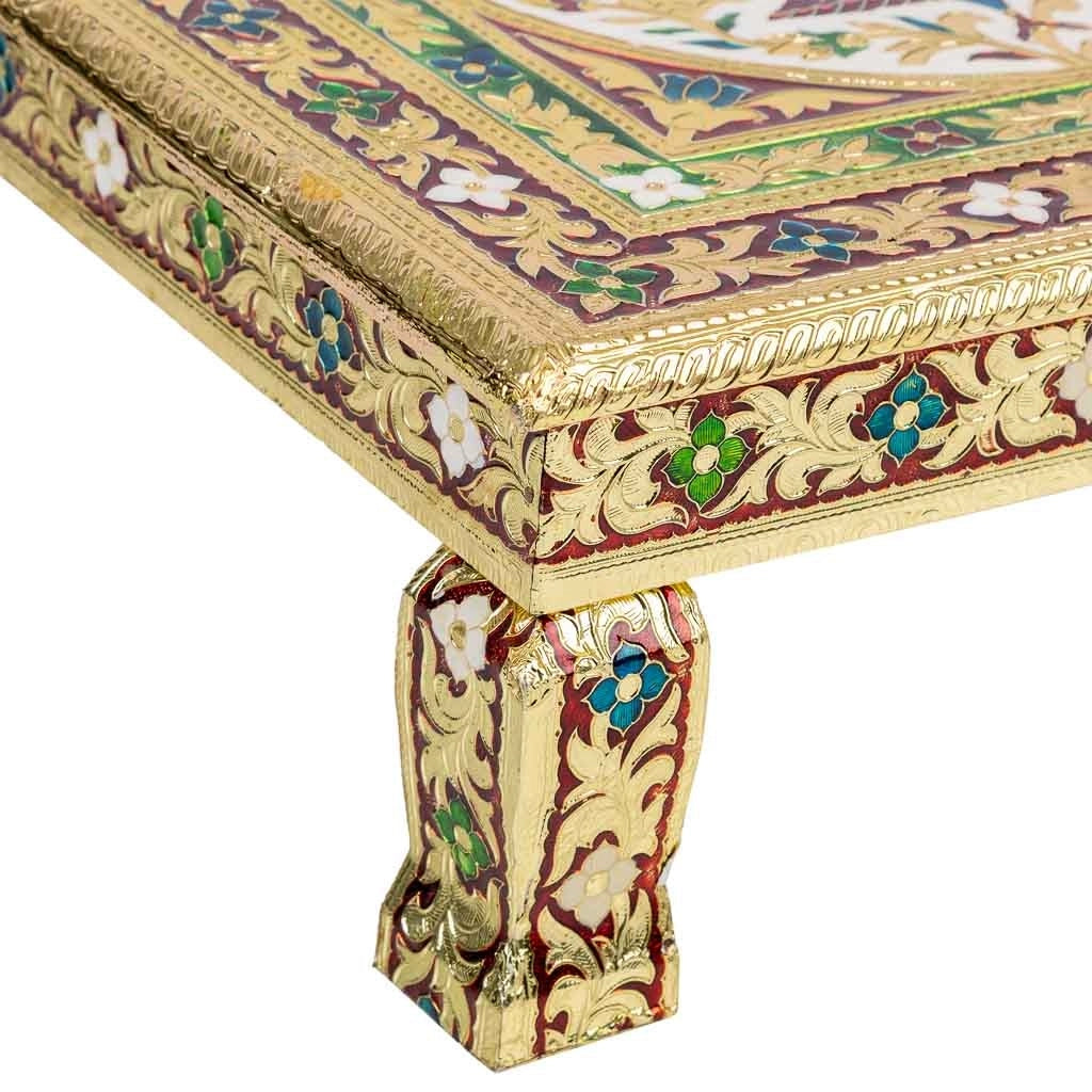 Tavolino in metallo goffrato oro 38x38x14h