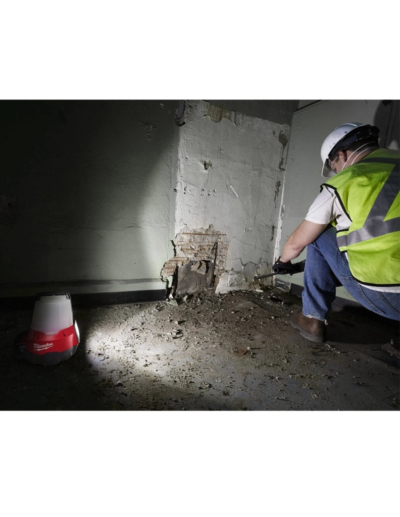 Torcia LED Milwaukee M18TAL-0 (Solo corpo)