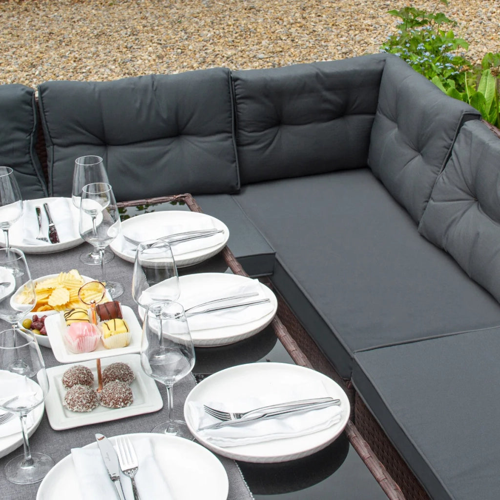 Set d'angolo in rattan Mobili da giardino Marrone Divano Sgabelli Tavolo Cuscini impermeabili 9 Posti