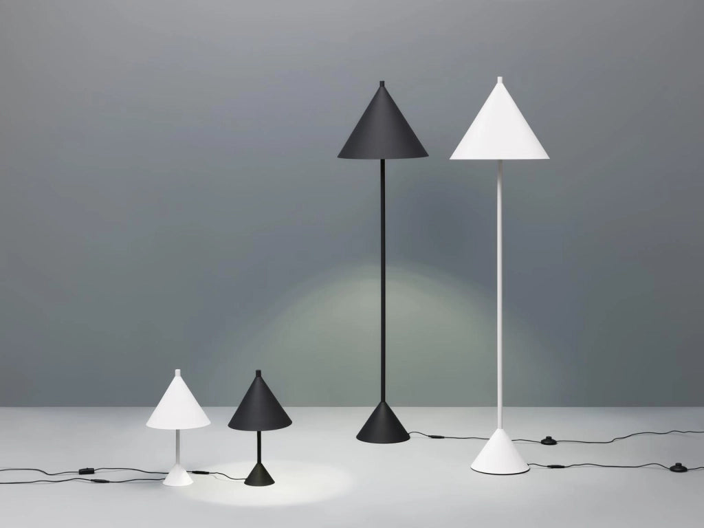 Indi Lampada da Terra Design Moderno in Metallo Bianco con Paralume Orientabile e Cavo Telato Nero, LED 8W Incluso - Illuminazione