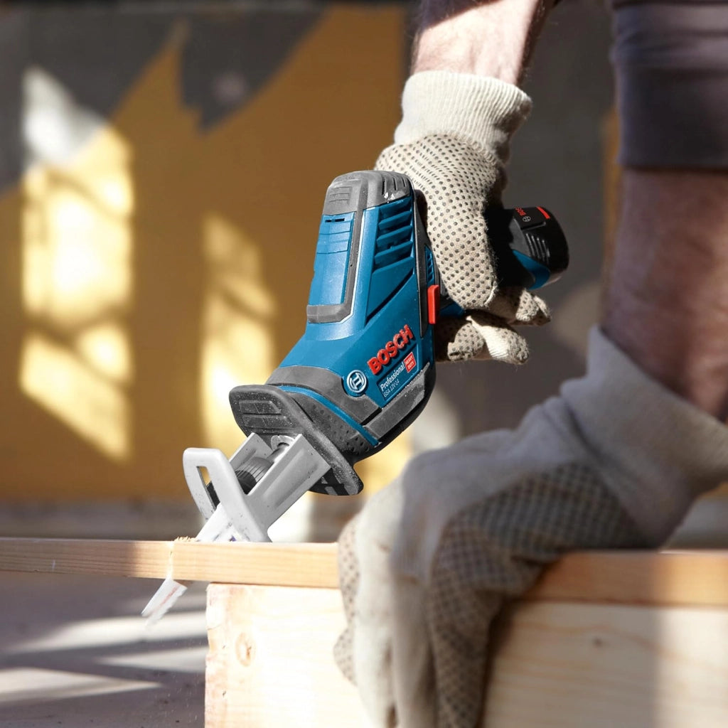 Bosch Professional 12V System Sega Universale a Batteria Gsa 12V-14 (Incl. 2 Lame, senza Batterie e Caricabatteria)