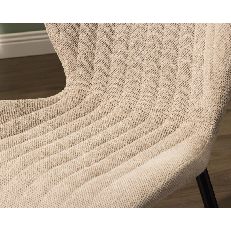Set di 4 Sedie Jole In Tessuto Beige Gambe In Metallo Nere Dimensione 47x58x85cm